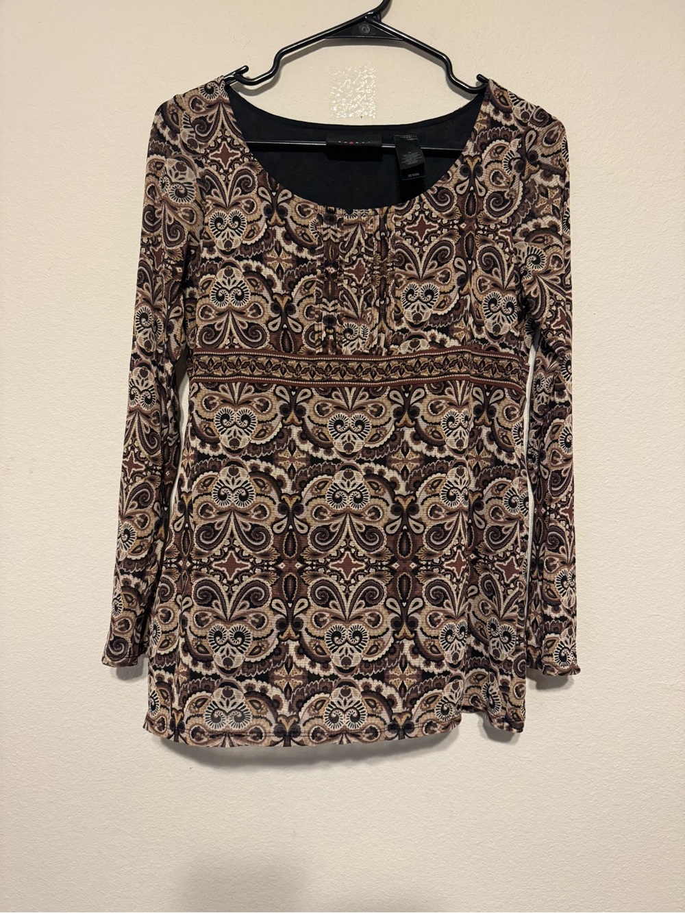 Axcess Paisley Scoop Neck Long Sleeve Top in Brown & Cream